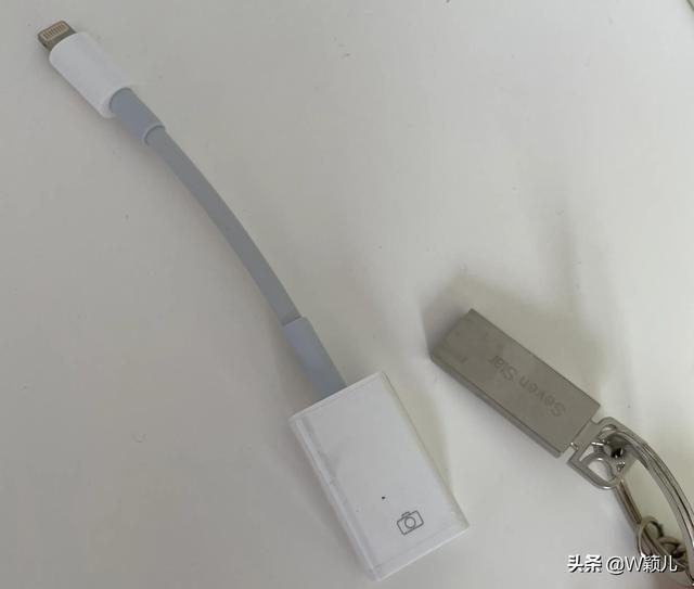 怎么把手机里的照片传到u盘里（手机照片传到u盘的操作方法）(1)