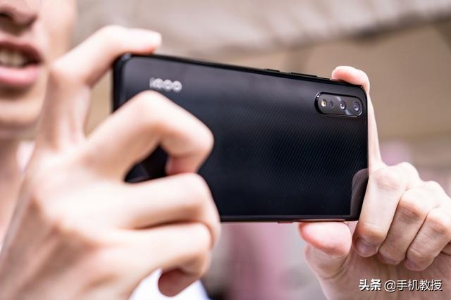 快充手机发热正常吗（为什么快充手机发热会更快）(12)