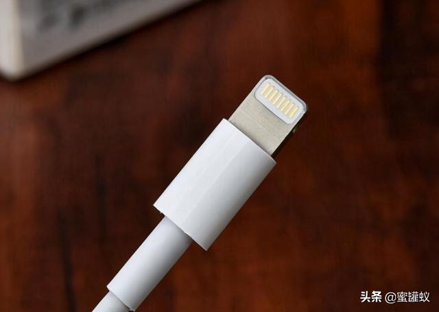 苹果手机突然充不进去电了怎么办（苹果手机充不进去电的解决方法）(2)