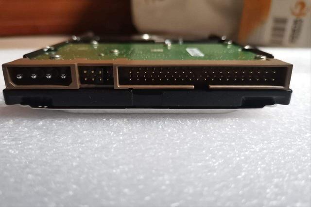 硬盘长什么样（电脑硬盘的基本知识）(7)