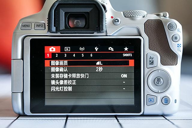 佳能200d二代参数配置（佳能200d二代单反相机评测）(19)