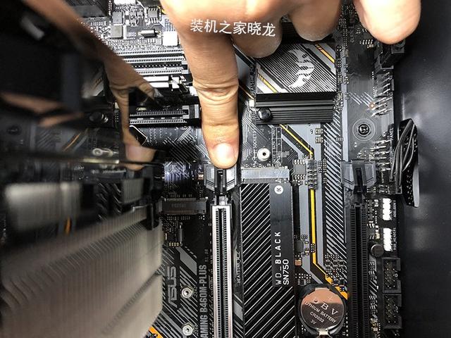 电脑主机怎么组装（diy电脑组装教程图解详细步骤）(98)