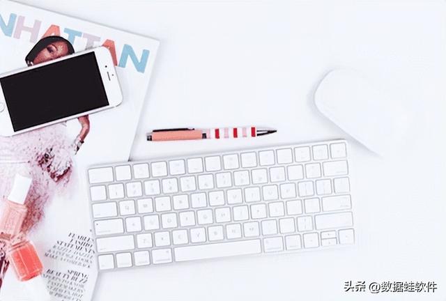 电脑开不了机显示英文怎么办（电脑开机出现英文字母解决方法）(3)
