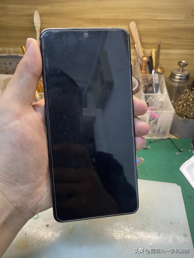 ?黑鲨手机为什么开不了机(黑鲨4pro突然黑屏无法开机解决方法)(1)