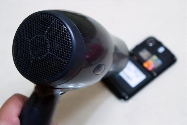 钢化膜撕不下来怎么办(把钢化膜撕下来的三种方法)(4)