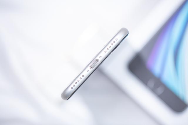iphonese2配置参数(iphonese2深度评测)(12)