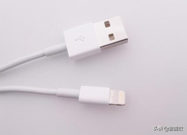 苹果手机突然充不进去电了怎么办（苹果手机充不进去电的解决方法）(1)