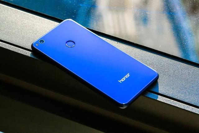 荣耀手机是华为的吗（荣耀手机和华为手机的关系揭秘）(2)