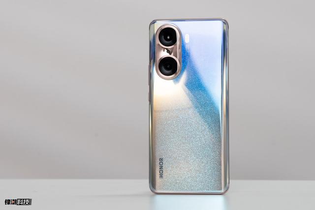 荣耀60pro参数配置（荣耀60pro值不值得购买）(1)