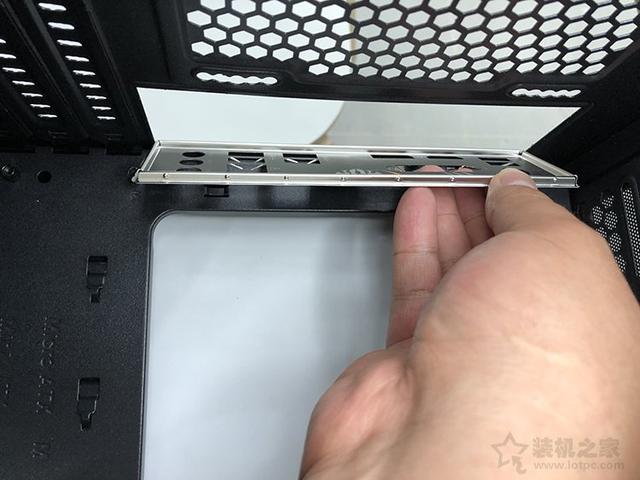 电脑主机怎么组装（diy电脑组装教程图解详细步骤）(53)