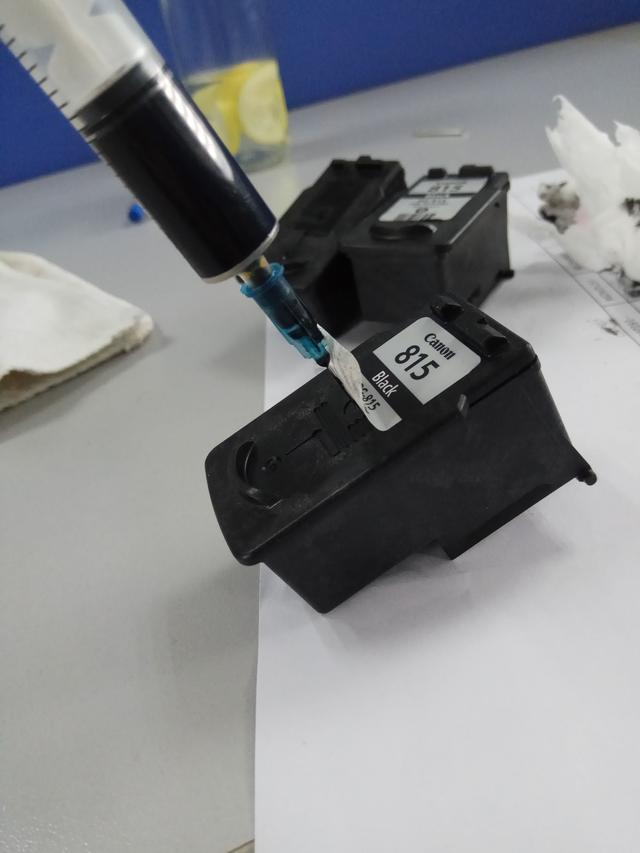 佳能打印机墨盒怎么装墨水（佳能打印机墨盒加墨水步骤图）(8)