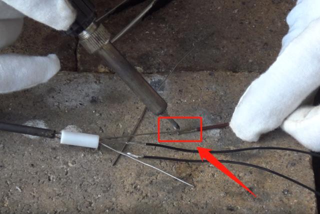 耳机线断了怎么接(耳机线断了巧妙的修复方法)(2)