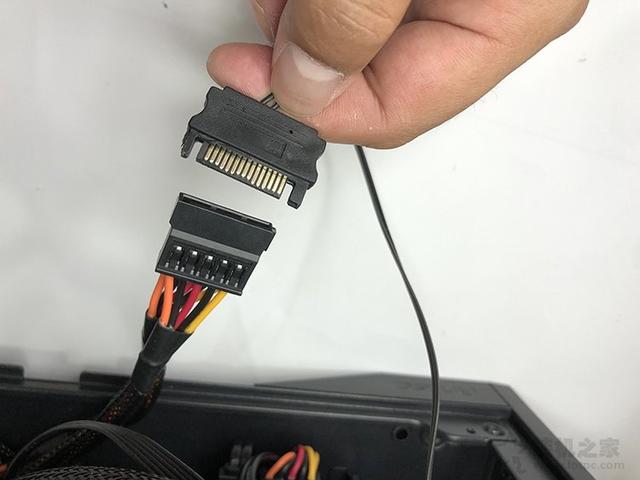 电脑主机怎么组装（diy电脑组装教程图解详细步骤）(94)