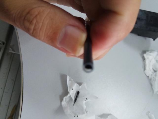 佳能打印机墨盒怎么装墨水（佳能打印机墨盒加墨水步骤图）(7)
