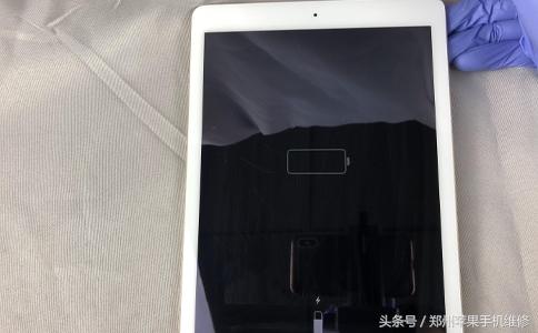 ipad黑屏无法唤醒怎么办（ipad无法充电不开机解决办法）(1)