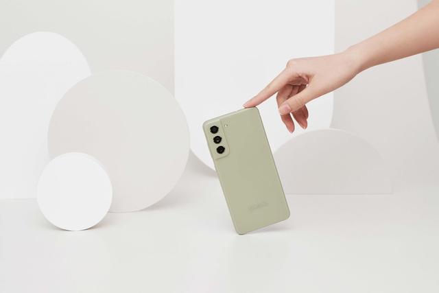 三星哪款手机性价比高最值得入手（三星s21 fe 5g手机怎样）(1)