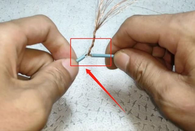 耳机线断了怎么接(耳机线断了巧妙的修复方法)(1)
