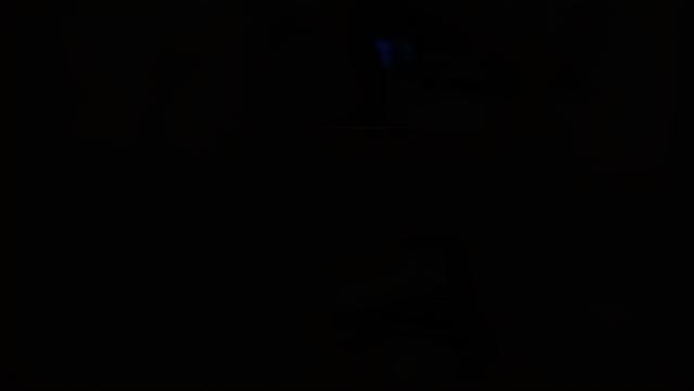 电脑时不时黑屏几秒又恢复怎么办（电脑每隔几秒就会黑屏解决方法）(1)