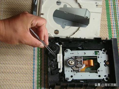 电脑光驱弹不出来怎么办（光驱弹不出来维修教程）(8)