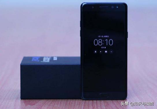 华为手机如何设置时间显示桌面（华为手机亮屏显示时间设置方法）(1)