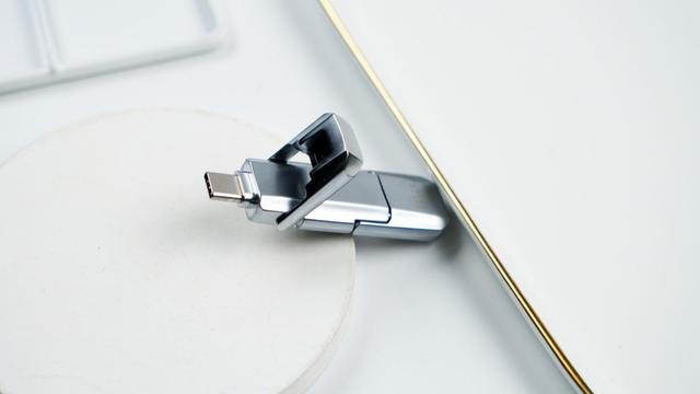 u盘可以连接手机吗（手机连接u盘正确使用方法）(2)