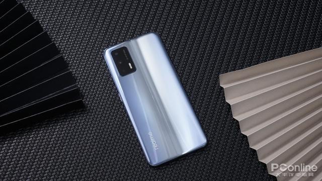 真我gt骁龙888值得买吗（realme真我gt骁龙888手机测评）(3)