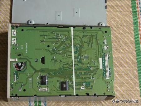 电脑光驱弹不出来怎么办（光驱弹不出来维修教程）(4)