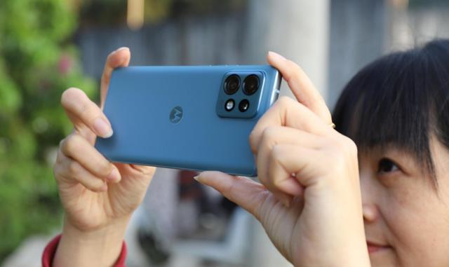 性价比最好的手机有哪些(目前最值得入手的旗舰机手机)(5)