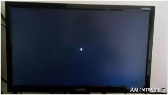 电脑屏幕黑屏了怎么办（常见的开机黑屏问题解决方法）(2)