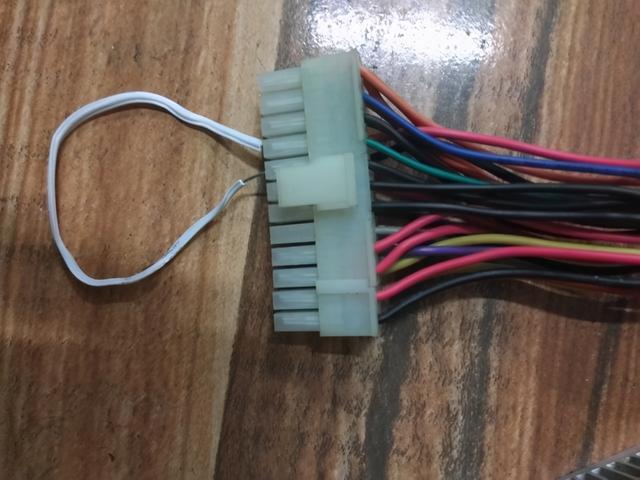 电脑屏幕不亮了是怎么回事(计算机不显示或屏幕不亮解决方法)(3)