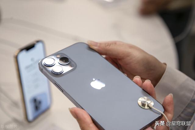 苹果手机频繁自动重启怎么办（苹果手机反复重启解决办法）(1)