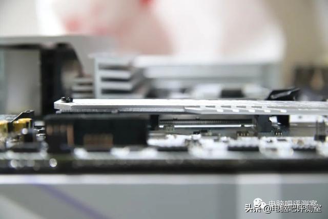 七彩虹电脑怎么样(七彩虹b660m gaming frozen测评)(11)