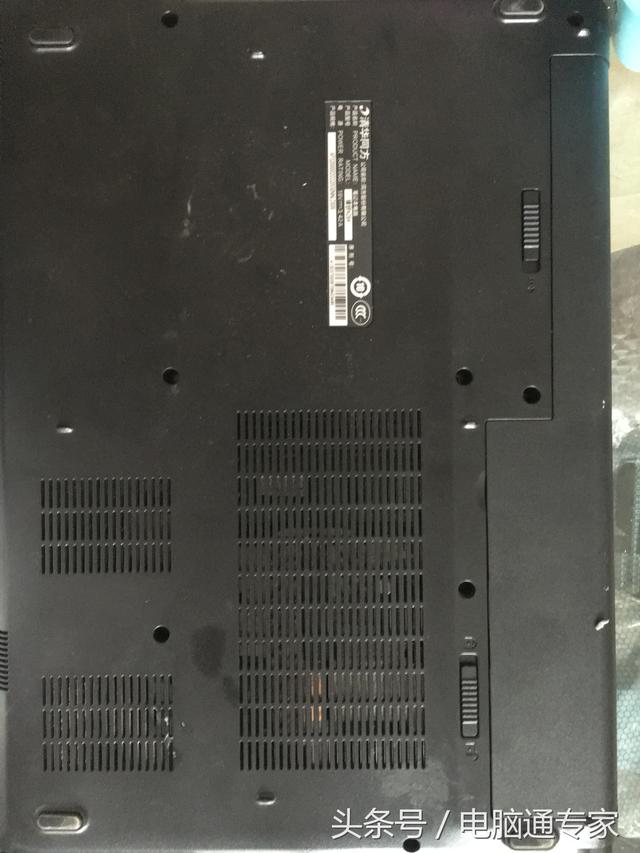 电脑清理灰尘怎么清理（电脑清灰的最佳方法）(1)