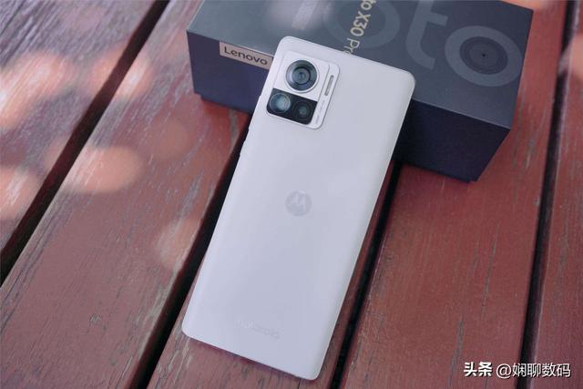 手机买什么好（这3款手机性价比很高）(5)