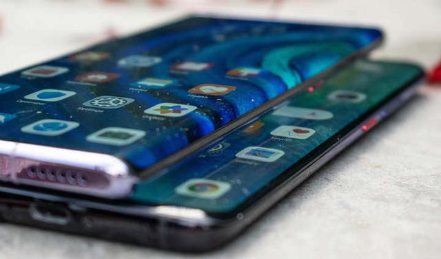 曲屏和直屏有什么区别（曲面屏对比直屏哪个好）(1)