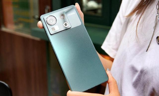 智能手机性价比高的有哪些（2022年四款优秀的智能手机推荐）(2)