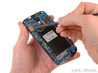 手机老是自动重启咋回事（手机不断自动重启解决方法）(2)