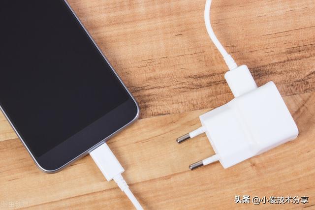 手机总发烫怎么回事（手机发烫耗电快解决方法）(2)