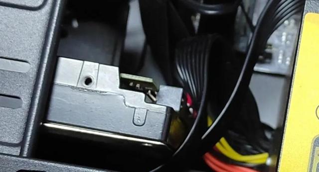 机械硬盘突然无法识别怎么回事（新换的机械硬盘不能识别的原因分析）(1)