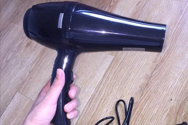 苹果手机听筒怎么清理污垢(手机听筒堵塞解决方法)(1)