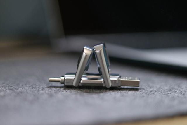 硬盘和固态硬盘的区别是什么（固态硬盘和固态u盘哪个好）(8)