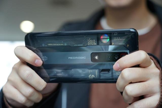 红魔是什么牌子的手机（红魔7氘锋透明版评测）(2)