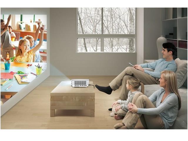 看投影仪和看电视哪个伤眼睛（用投影机追剧为什么比电视更加护眼）(3)