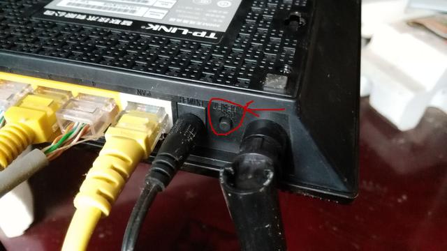 路由器复位后怎么重新设置才能上网（路由器复位与重新设置的方法）(1)