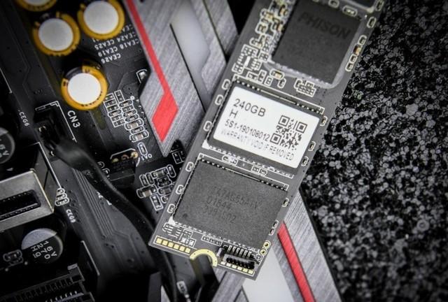 什么是固态硬盘怎么选（固态硬盘如何选择才能避坑）(2)