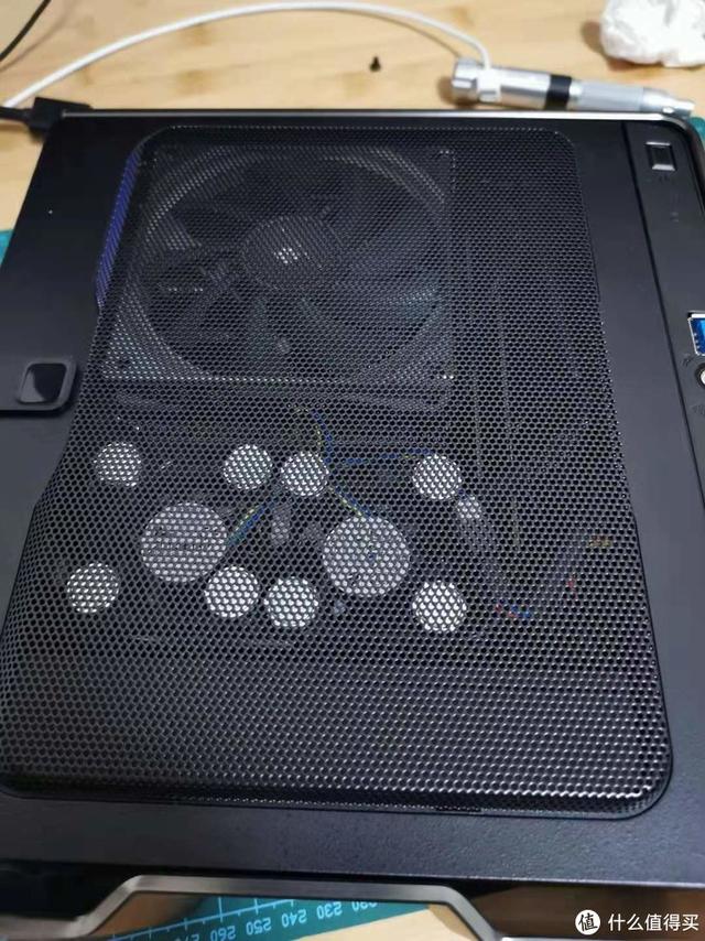 主机机箱风扇怎么装（关于加装机箱风扇的几种固定方法）(16)