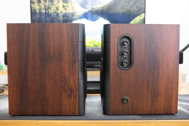 2.0音箱什么牌子的音质好（惠威D200使用评测）(7)