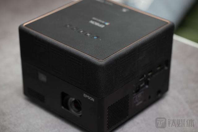 爱普生ef12参数配置（爱普生ef12投影机值不值得购买）(2)
