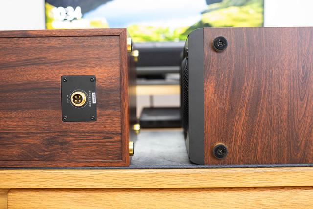 2.0音箱什么牌子的音质好（惠威D200使用评测）(14)