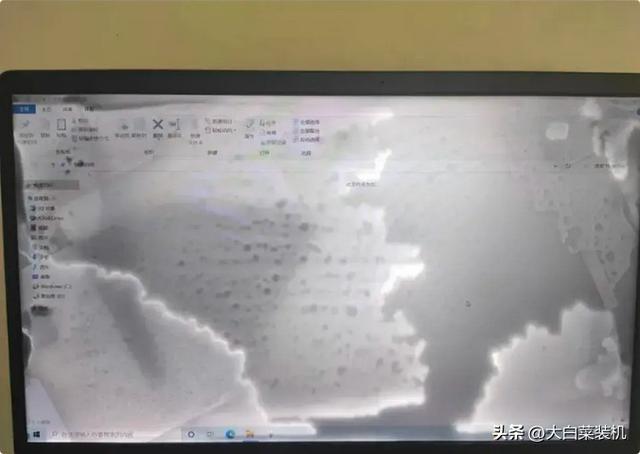 电脑屏幕怎么清洁（电脑屏幕脏了该怎样正确擦拭）(2)